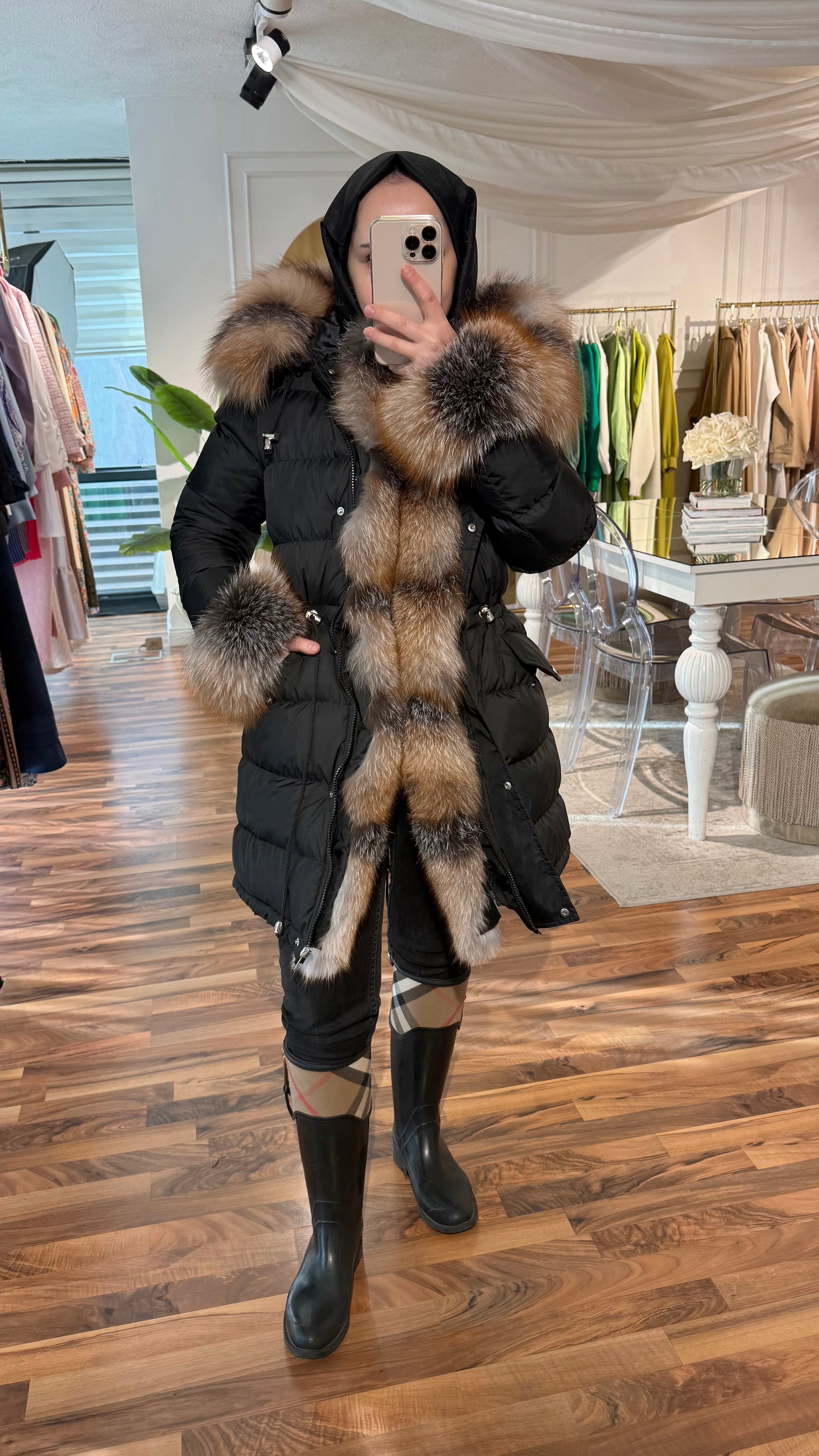 Kürk Detaylı Kapüşonlu Parka - Siyah